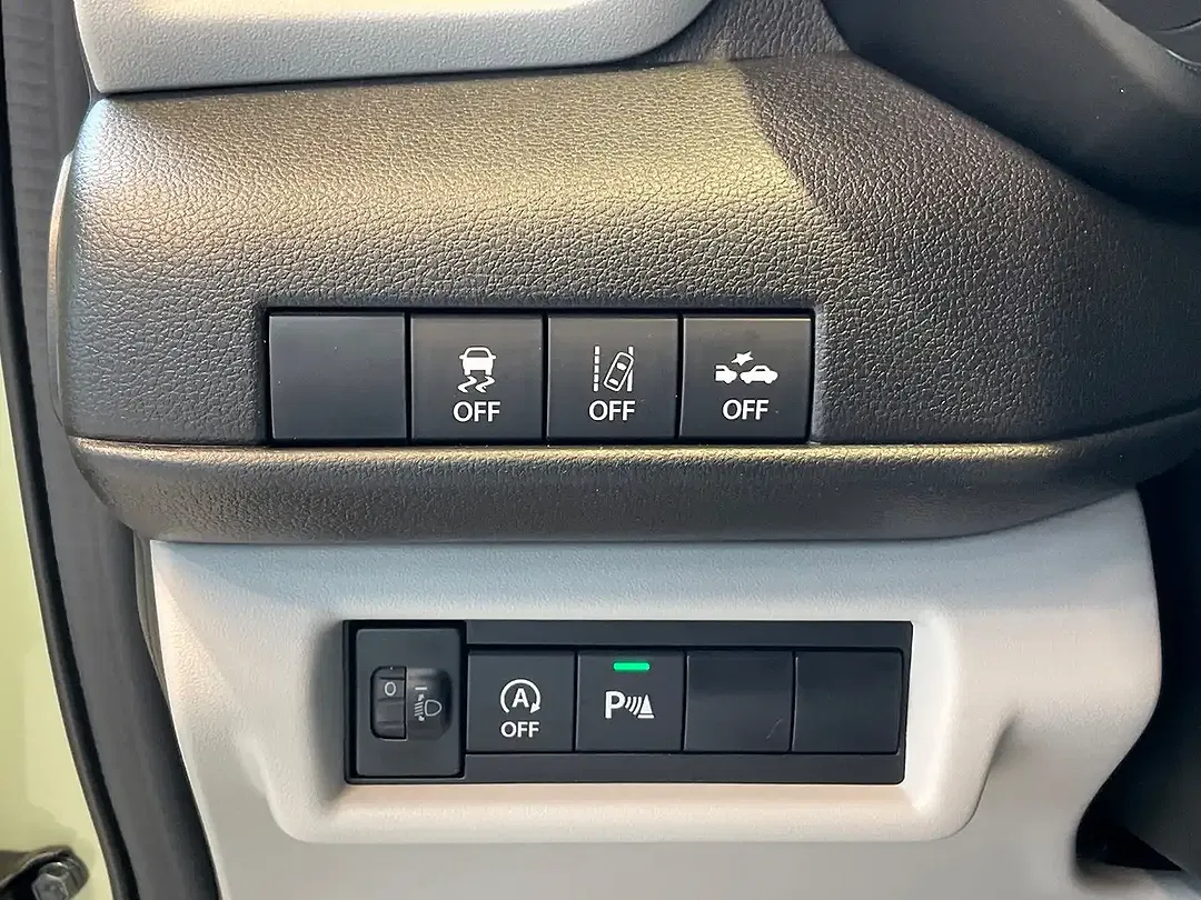 Suzuki Swift - Thumbnail 13