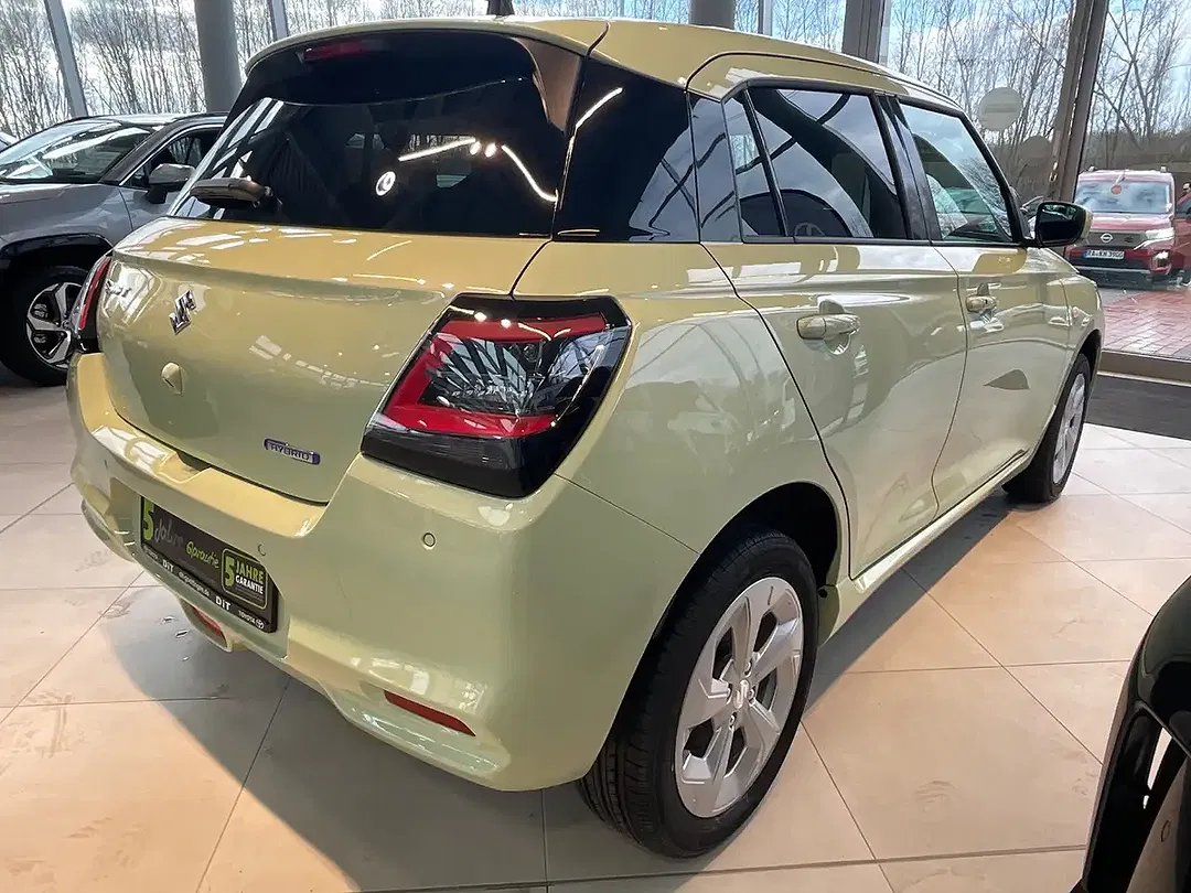 Suzuki Swift - Thumbnail 6