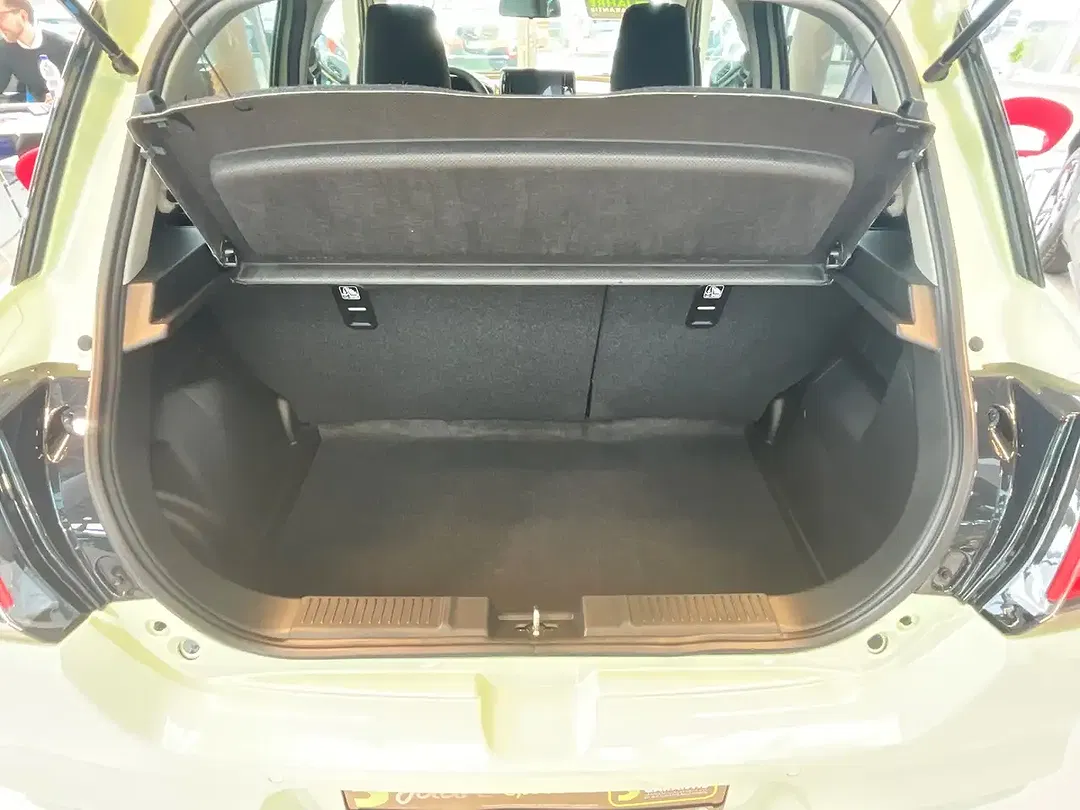 Suzuki Swift - Thumbnail 8