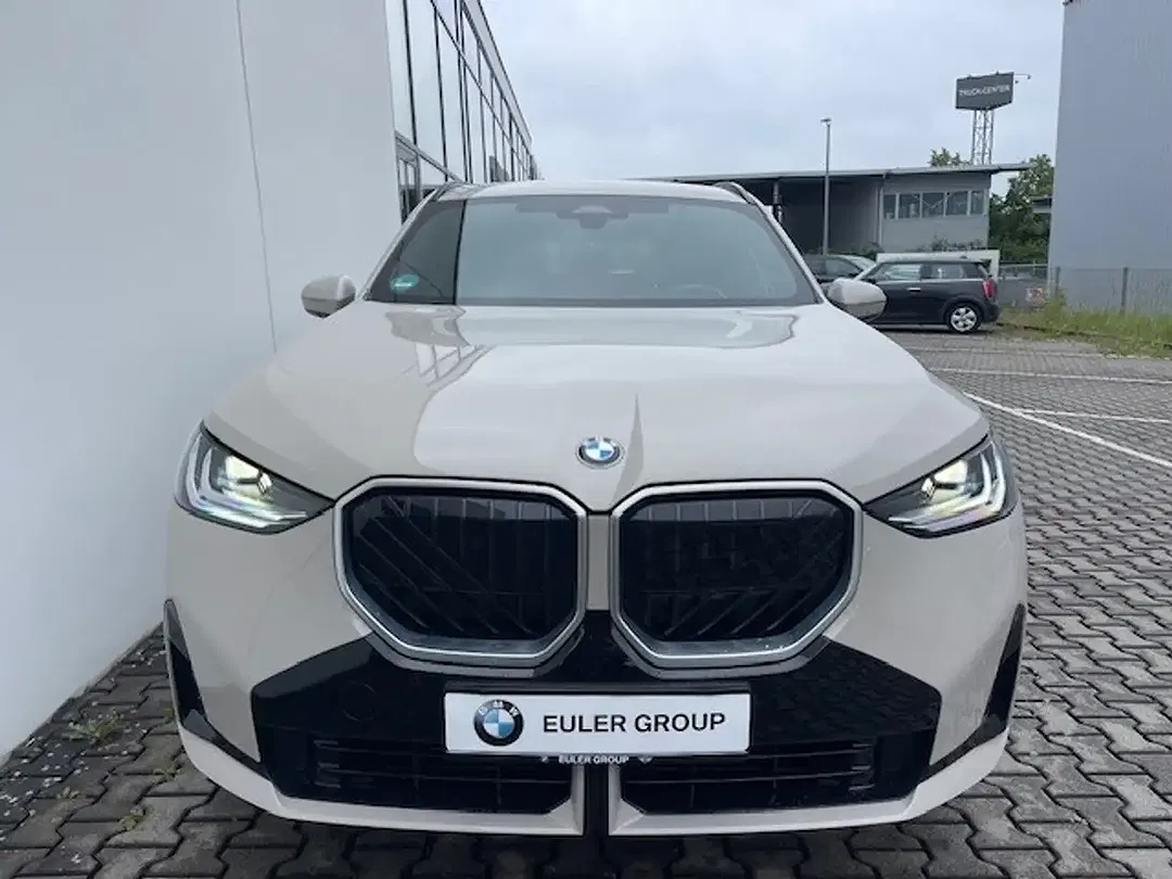 BMW X3 - Thumbnail 2