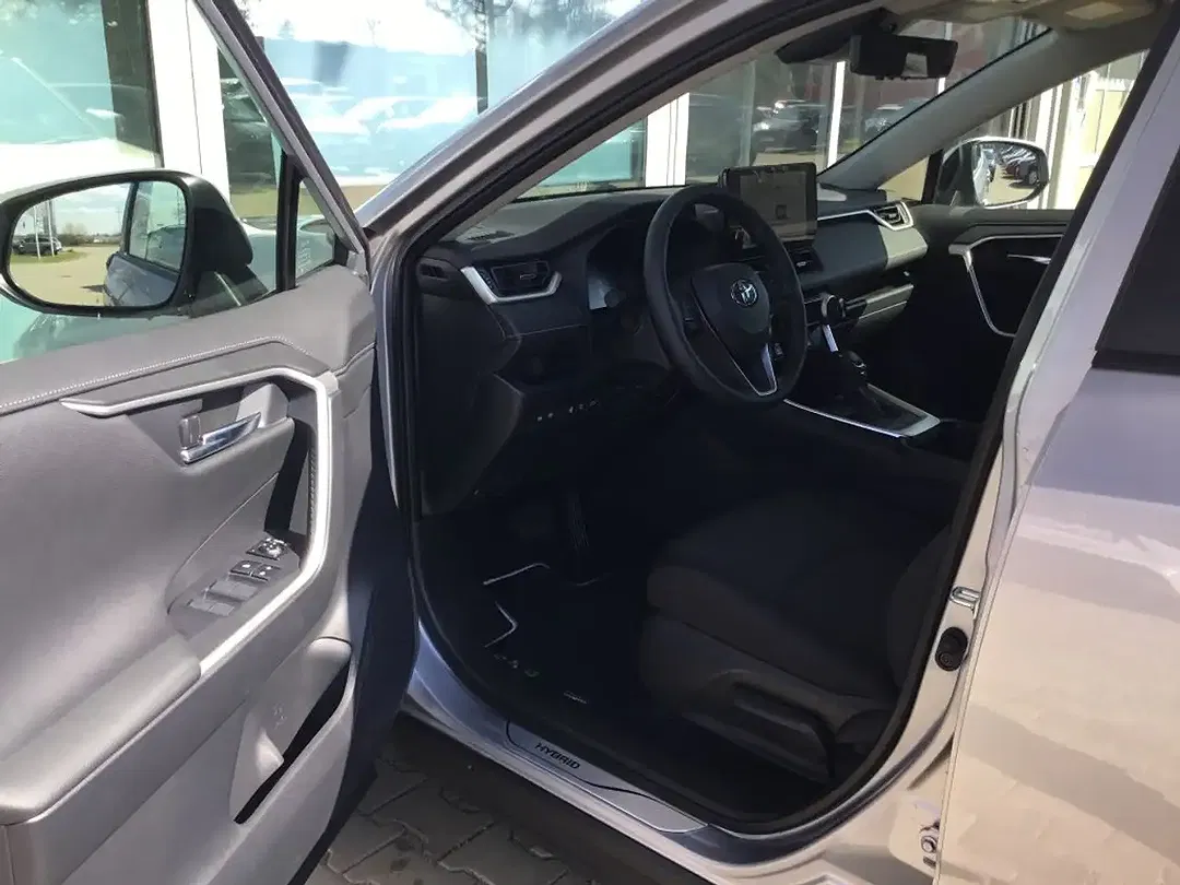 Toyota RAV 4 - Thumbnail 6