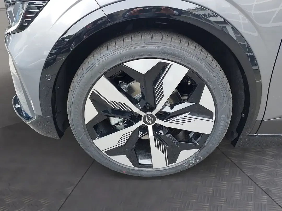 Renault Megane E-Tech - Thumbnail 13