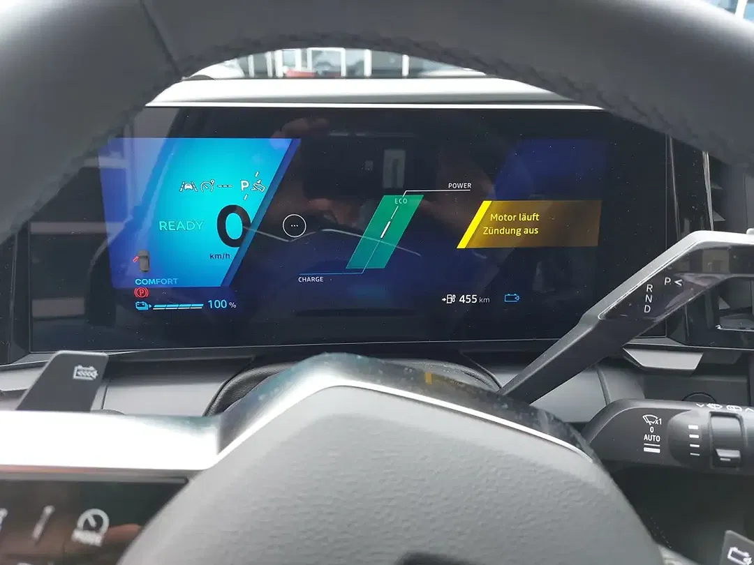 Renault Megane E-Tech - Thumbnail 14