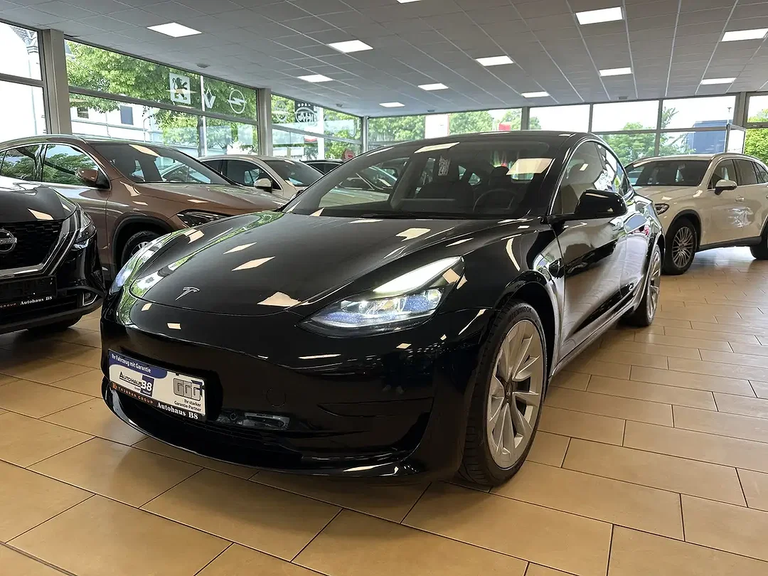 Tesla Model 3 - Afbeelding 1