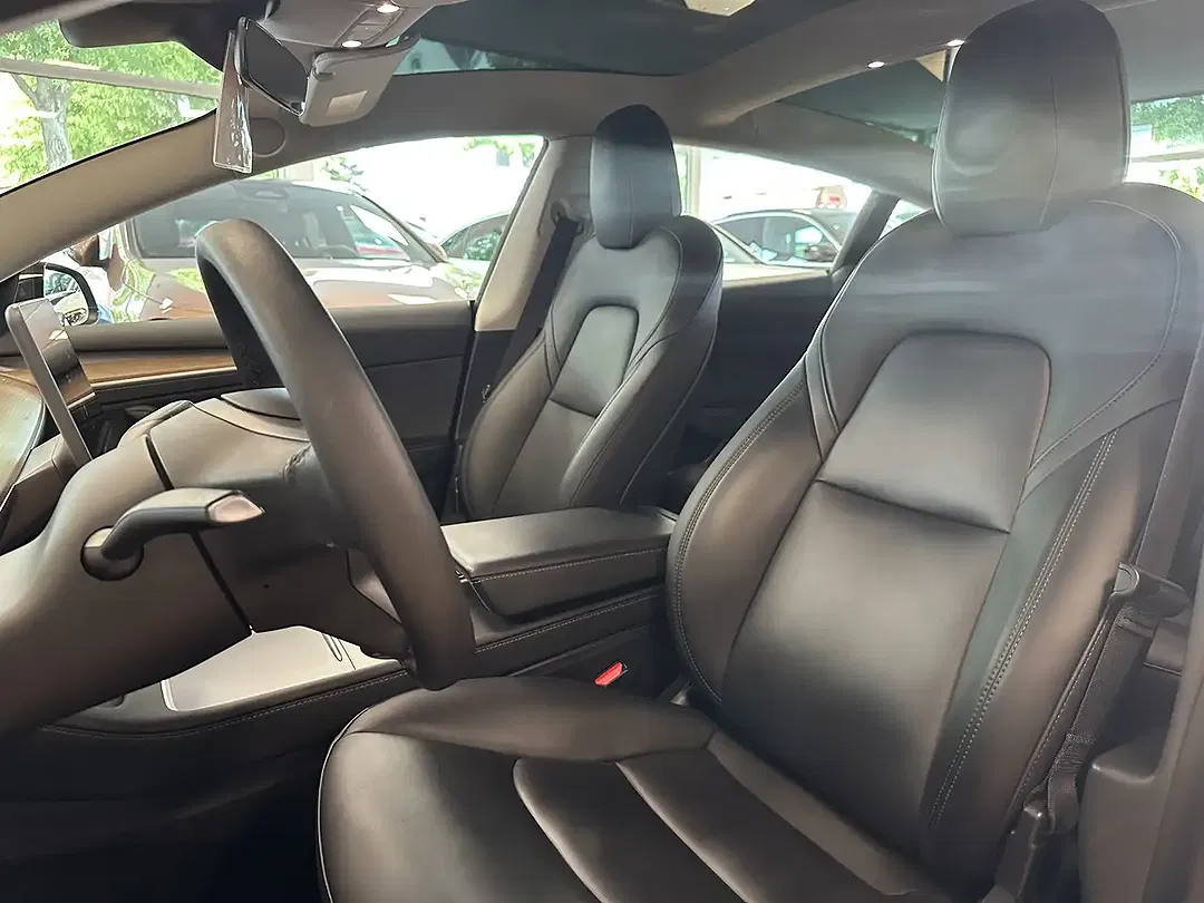 Tesla Model 3 - Thumbnail 13