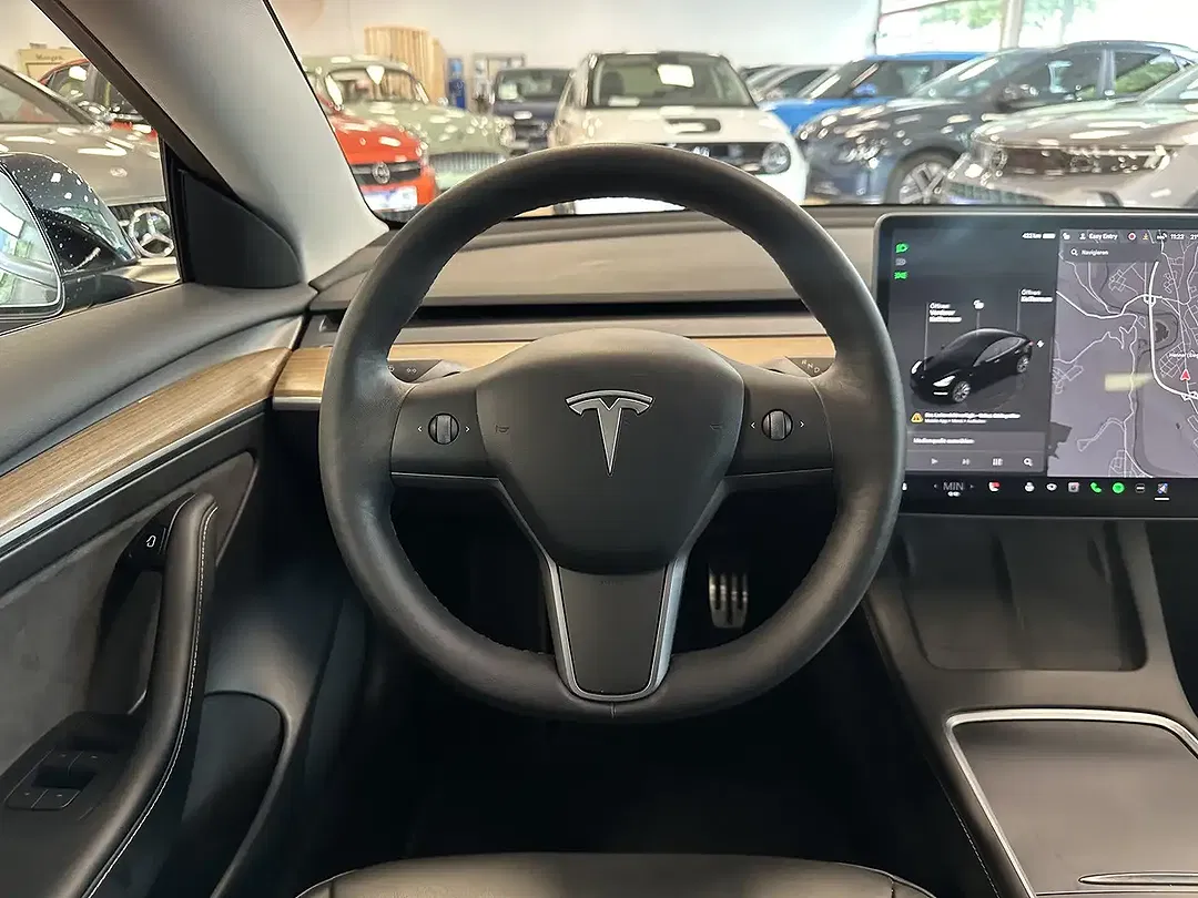 Tesla Model 3 - Thumbnail 15