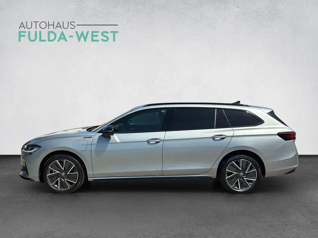 Skoda Superb - Thumbnail 3