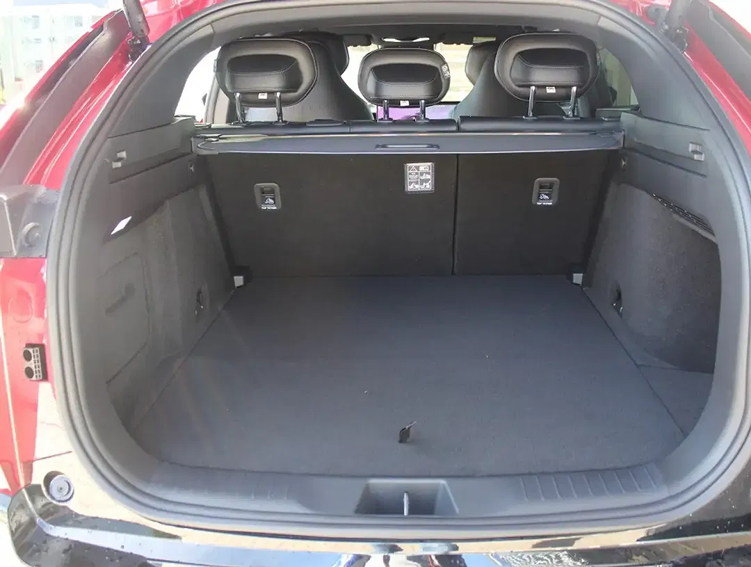 Mazda CX-6e - Thumbnail 6