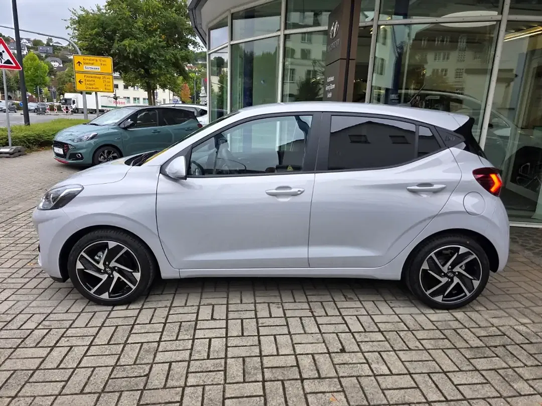 Hyundai i10 - Thumbnail 4