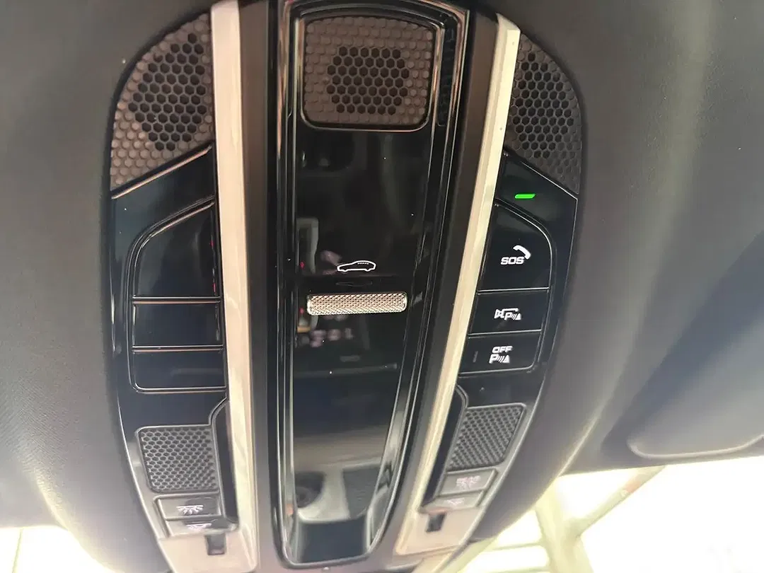 Porsche Cayenne - Thumbnail 11