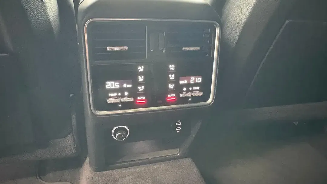 Porsche Cayenne - Thumbnail 13