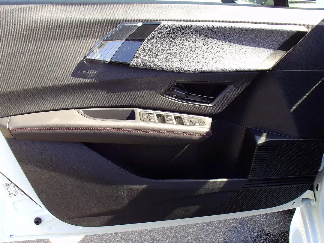 Renault Clio - Thumbnail 12