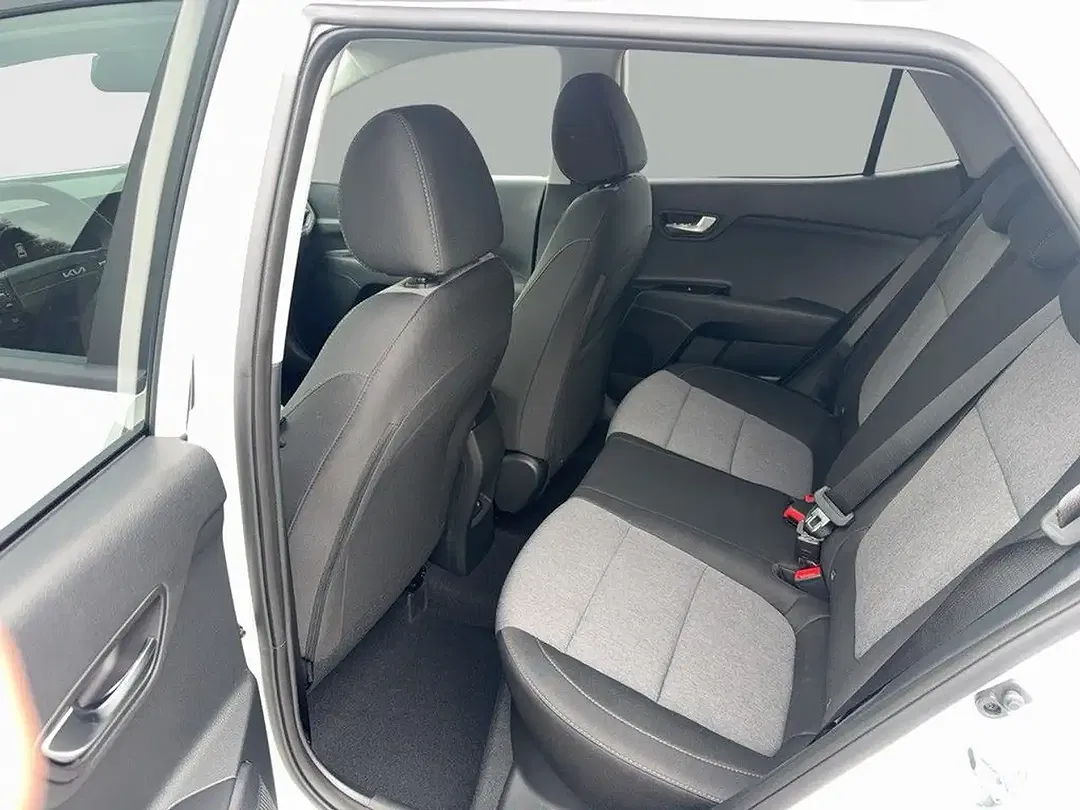 Kia Stonic - Thumbnail 12