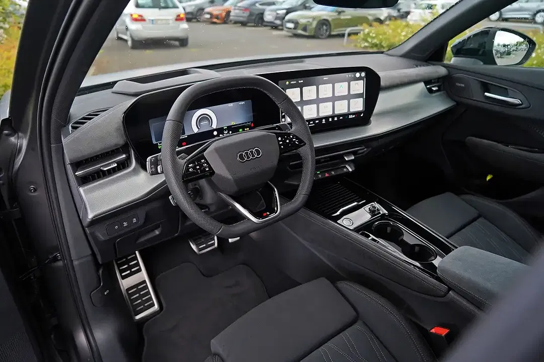 Audi Q3 - Thumbnail 9