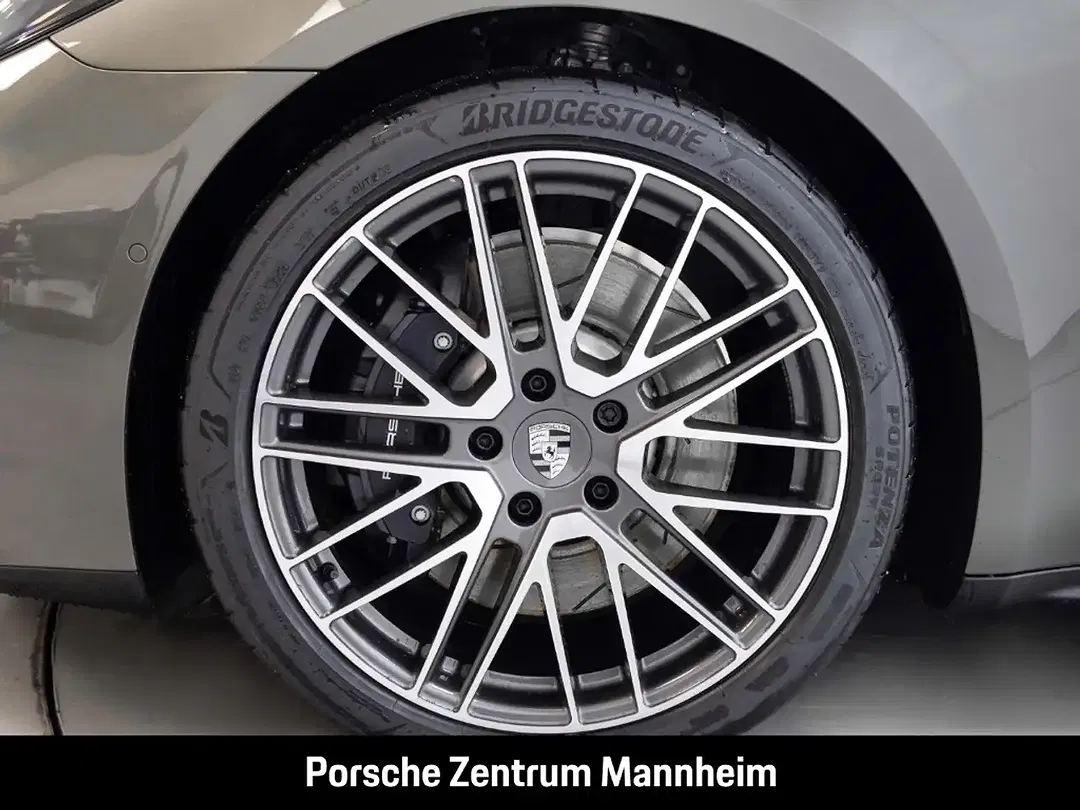 Porsche Panamera - Thumbnail 8