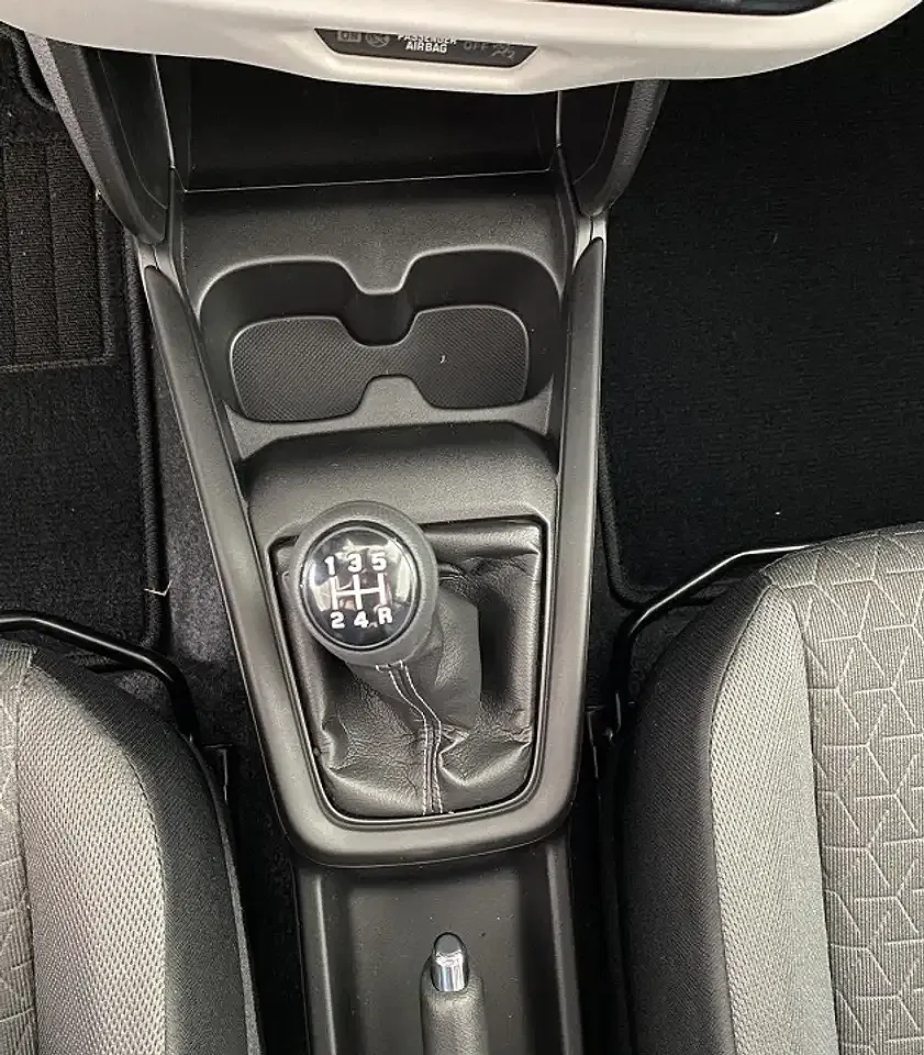 Suzuki Swift - Thumbnail 9