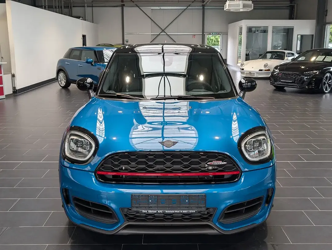 MINI John Cooper Works Countryman - Thumbnail 3