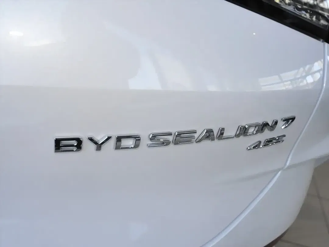 BYD Sealion 7 - Thumbnail 13