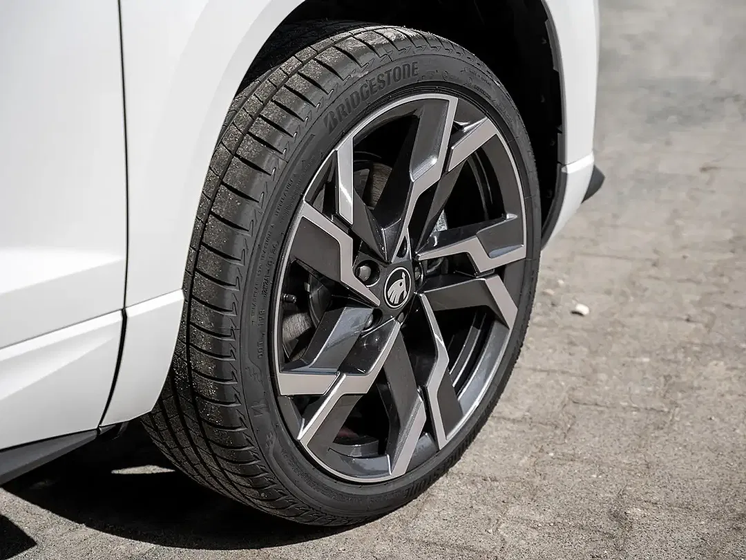 Skoda Karoq - Thumbnail 5