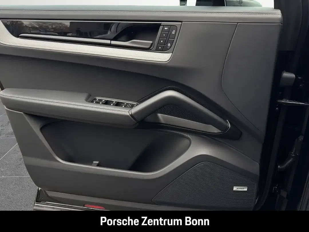 Porsche Cayenne - Thumbnail 12