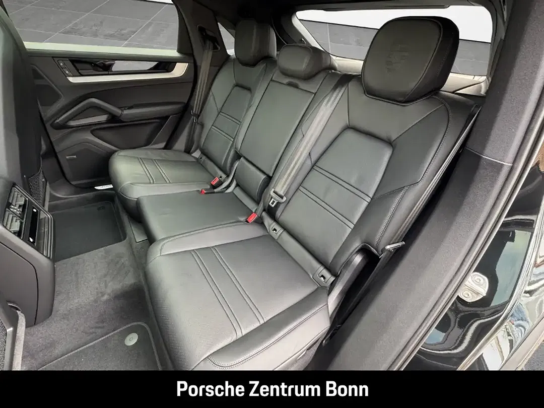 Porsche Cayenne - Thumbnail 13