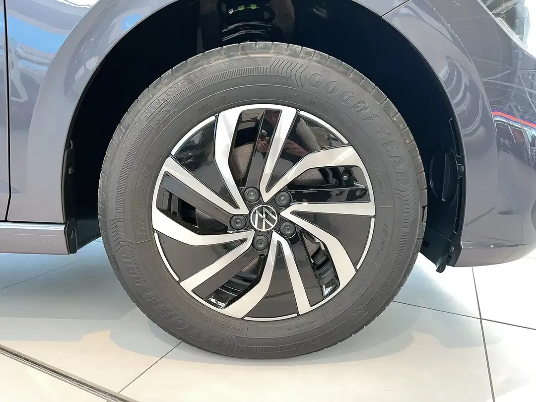 Volkswagen Polo - Thumbnail 8