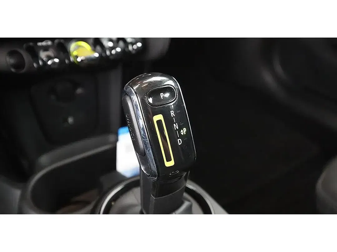 MINI Cooper SE - Thumbnail 16