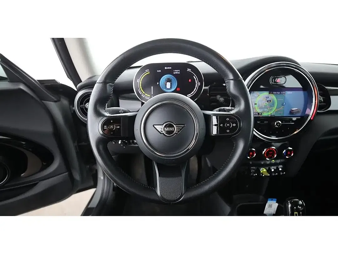 MINI Cooper SE - Thumbnail 20