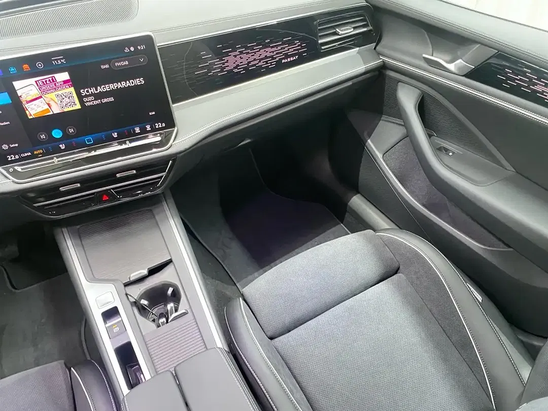 Volkswagen Passat Variant - Thumbnail 8