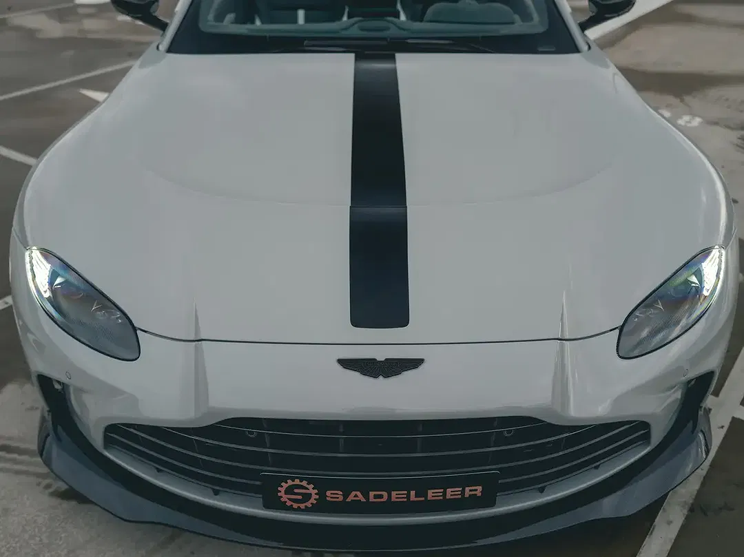 Aston Martin Vantage - Thumbnail 13