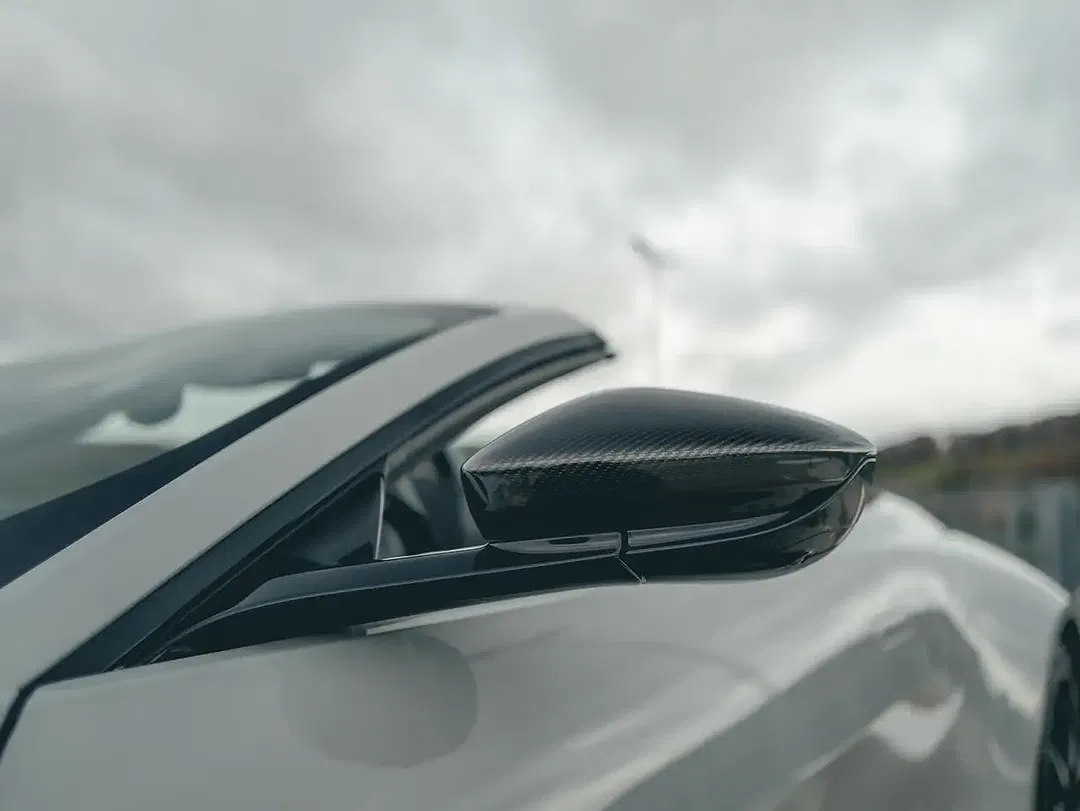 Aston Martin Vantage - Thumbnail 15