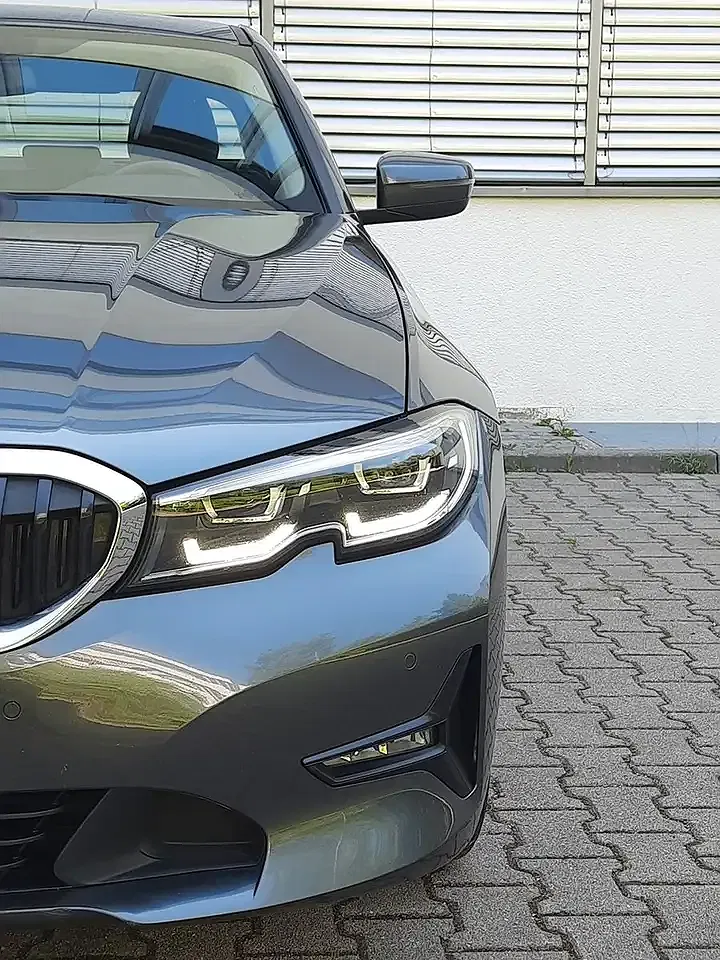 BMW 318 - Thumbnail 1