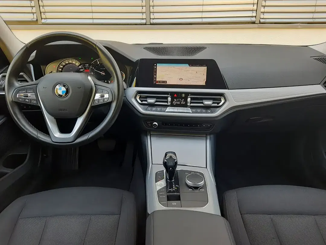 BMW 318 - Thumbnail 13