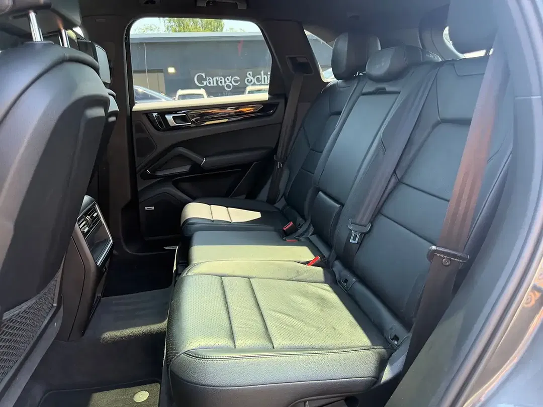 Porsche Cayenne - Thumbnail 13