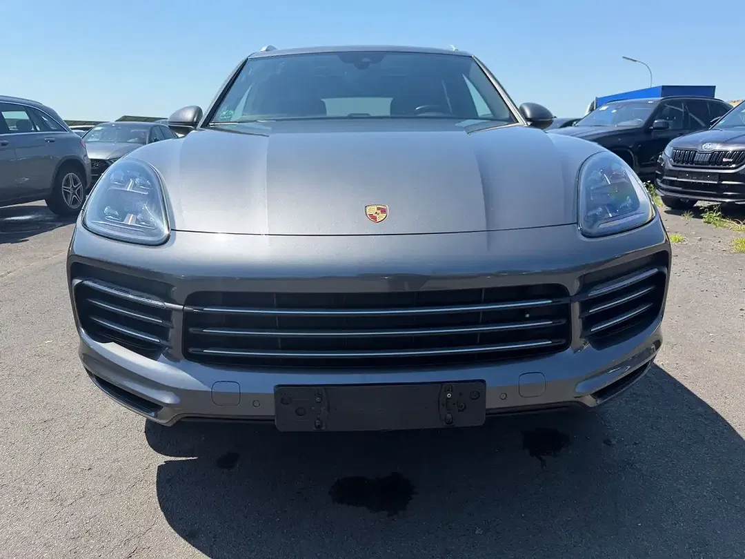 Porsche Cayenne - Thumbnail 2