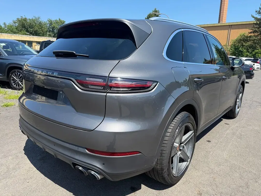 Porsche Cayenne - Thumbnail 5