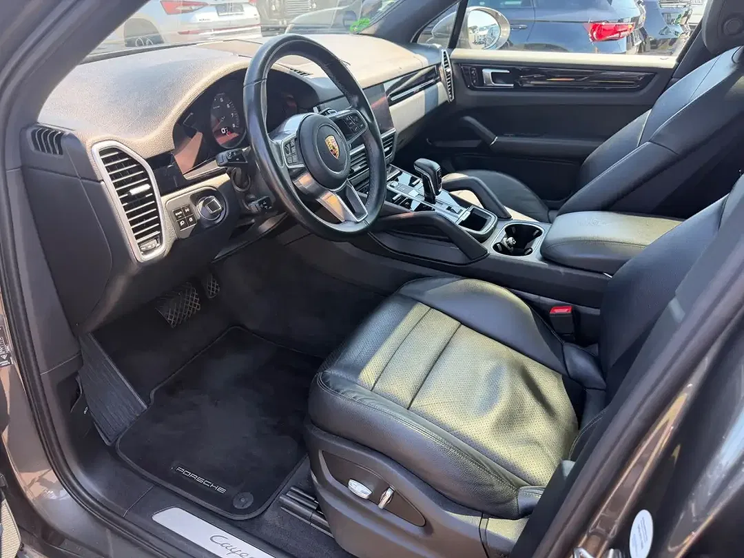 Porsche Cayenne - Thumbnail 9