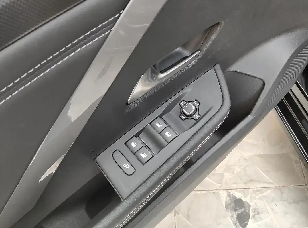 Opel Astra - Thumbnail 9