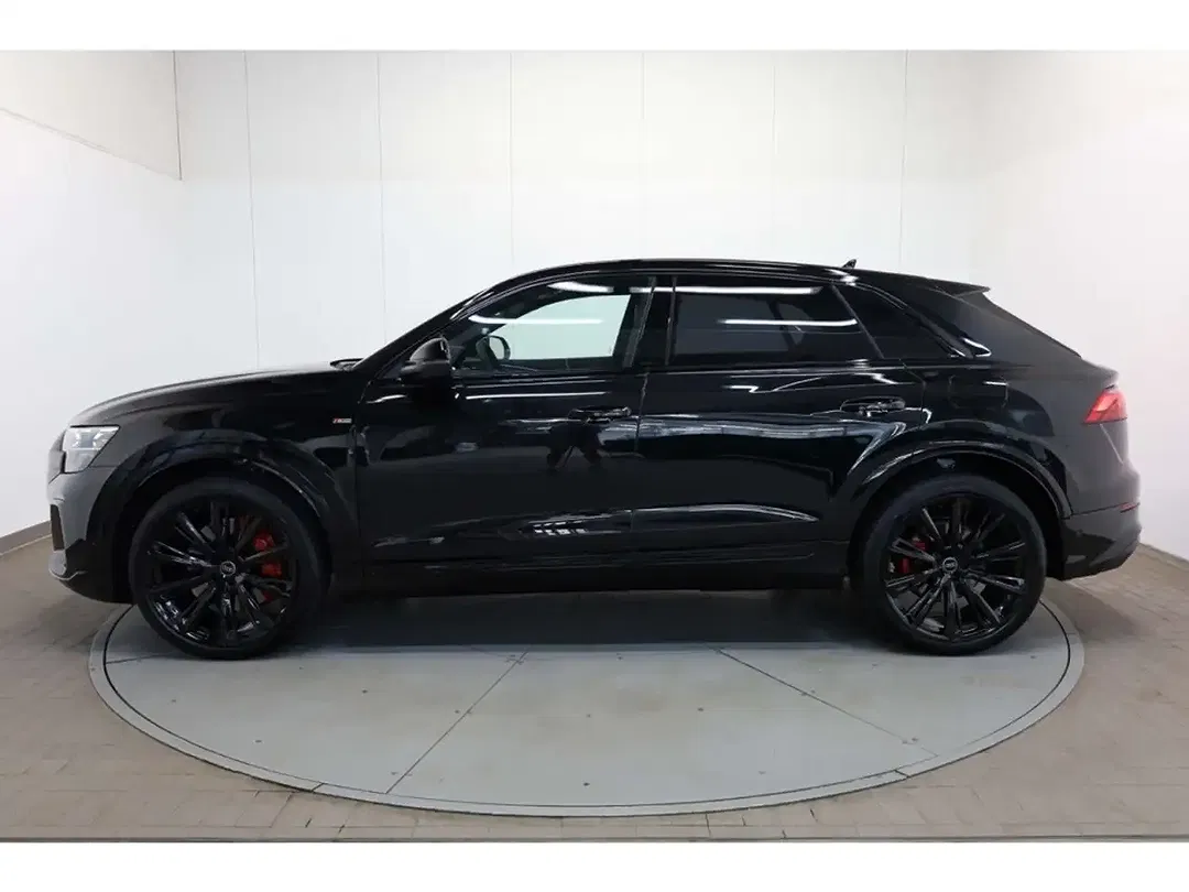 Audi Q8 - Thumbnail 4