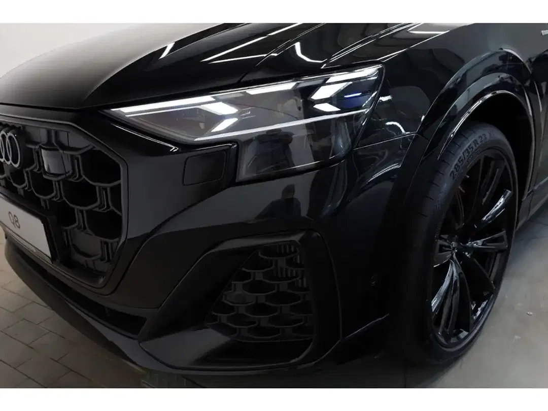 Audi Q8 - Thumbnail 6