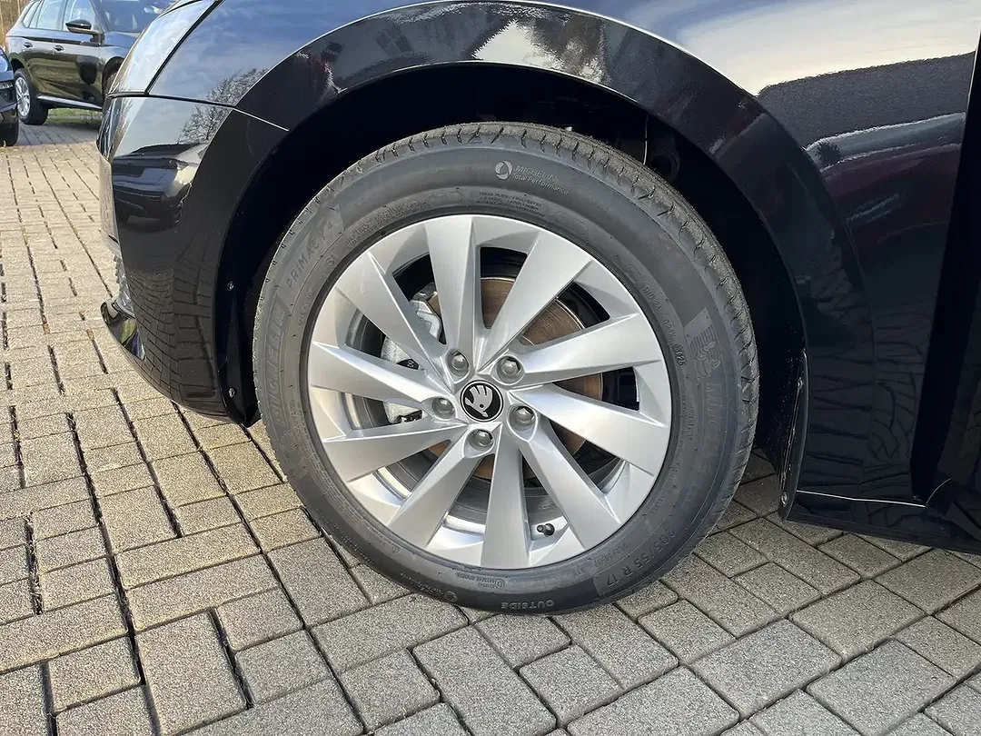 Skoda Octavia - Thumbnail 8