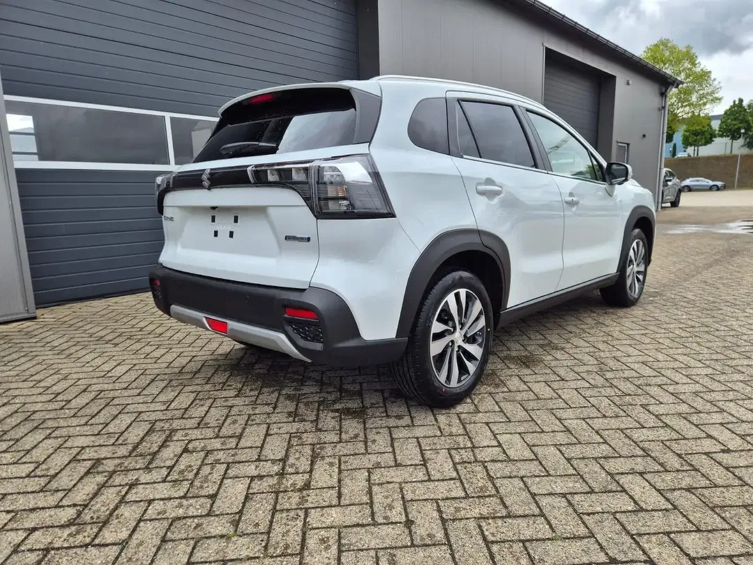 Suzuki S-Cross - Thumbnail 5