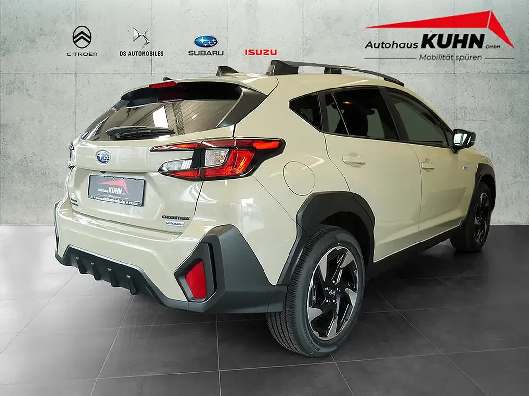 Subaru Crosstrek - Thumbnail 3