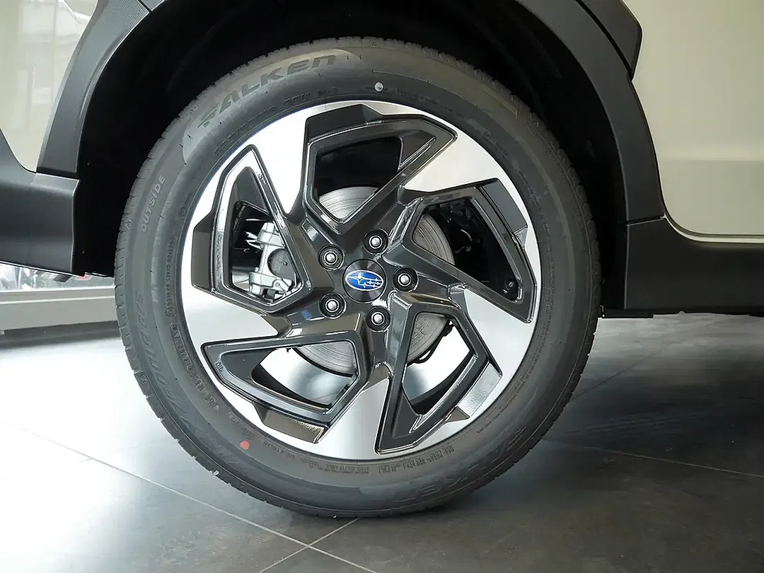 Subaru Crosstrek - Thumbnail 5