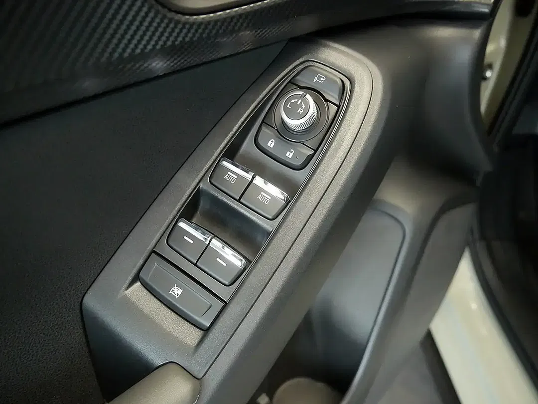 Subaru Crosstrek - Thumbnail 6