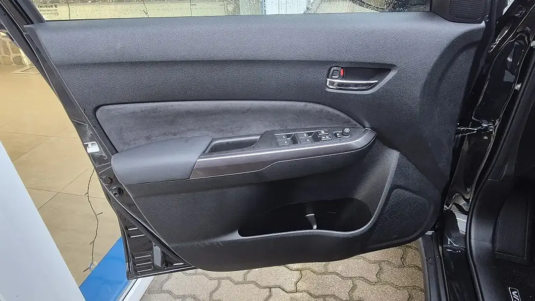 Suzuki Vitara - Thumbnail 7
