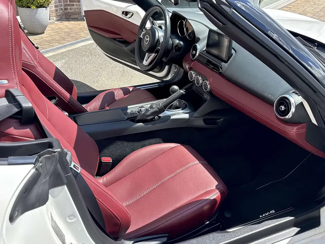 Mazda MX-5 - Thumbnail 12