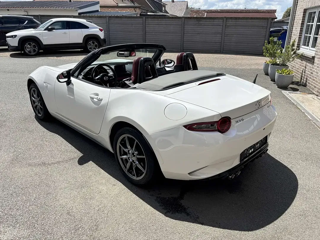 Mazda MX-5 - Thumbnail 4