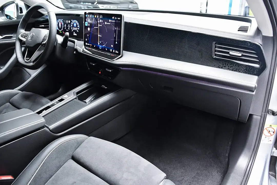 Volkswagen Passat Variant - Thumbnail 8