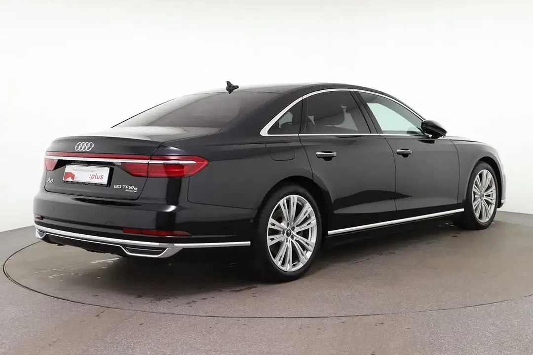 Audi A8 - Thumbnail 2